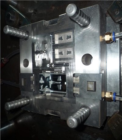 Inyeksion qolipni almashtiring